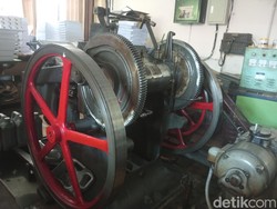 Mengintip Pembuatan Al-Quran Braille di Bandung