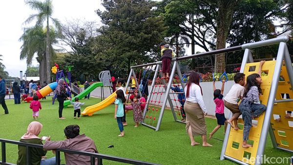 Ngabuburit Seru di Taman Monumen Perjuangan Bandung