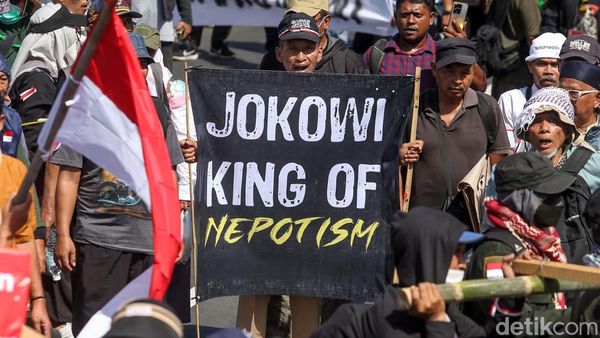 Penampakan Massa Demo yang Padati Depan DPR