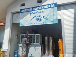 Agen Es Kristal di Surabaya Sambat Sepi Saat Ramadan 2024
