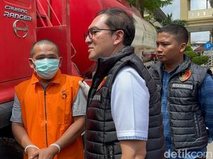 Polisi Amankan Ratusan Liter Solar dari Truk Kencing, 3 Orang Ditangkap Polisi Amankan Ratusan Liter Solar dari Truk Kencing, 3 Orang Ditangkap