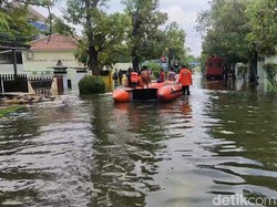 Banjir Parah di Demak, Sejumlah Ruas Jalan Lumpuh Tergenang Air