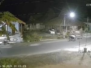 Beras Mahal, Maling di Ponorogo Terekam CCTV Curi Gabah Warga Beras Mahal, Maling di Ponorogo Terekam CCTV Curi Gabah Warga