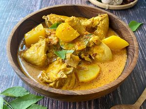 3 Resep Kari Ayam Khas Asia, Berempah Sedap Untuk Makan Siang 3 Resep Kari Ayam Khas Asia, Berempah Sedap Untuk Makan Siang