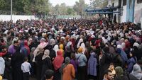 Ribuan Warga Gaza Serbu Gedung UNRWA untuk Minta Bantuan