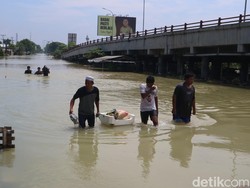 Cerita Warga Demak Saat Terjebak Derasnya Banjir 3 Meter