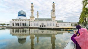 Terpukau Indahnya Masjid Terapung di Malaysia