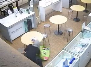 Detik-detik Maling Curi Puluhan iPhone, Toko di Pekanbaru Rugi Rp 501 Juta