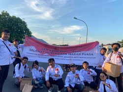 BEM Kristiani Berbagi Takjil dan Ajak Masyarakat Bersatu untuk Indonesia Maju