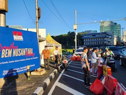 Sambil Berbagi Menu Buka Puasa, BEM Nusantara Serukan Pesan Persatuan