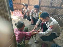 Aksi Bripka Hery Bantu Kesehatan Warga Miskin di Pelosok Manggarai Timur