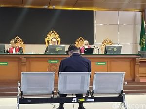 Budi Santika Divonis 1 Tahun 6 Bulan Bui di Kasus Korupsi Proyek Dishub Budi Santika Divonis 1 Tahun 6 Bulan Bui di Kasus Korupsi Proyek Dishub