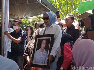 Donny Kesuma dan Stevie Agnecya Meninggal Dunia, Kiky Saputri Keguguran Donny Kesuma dan Stevie Agnecya Meninggal Dunia, Kiky Saputri Keguguran