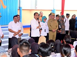 Jokowi soal Rencana Bantuan Pangan hingga Desember: Lihat Dulu Anggarannya