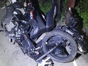 Truk Tronton Vs 2 Motor di Temon Kulon Progo, 1 Orang Tewas