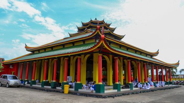 Keindahan Arsitektur Tionghoa-Jawa di Masjid Muhammad Cheng Hoo Banyuwangi