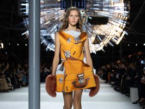 10 Koleksi Louis Vuitton Fall 2024, Perayaan 10 Tahun Nicolas Ghesquiere 10 Koleksi Louis Vuitton Fall 2024, Perayaan 10 Tahun Nicolas Ghesquiere
