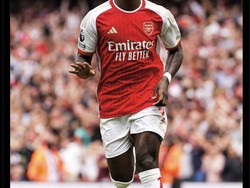Kalau yang ini sepertinya fans Tottenham yang ngarep sama Saka. Foto: dok. Internet/X (Twitter)