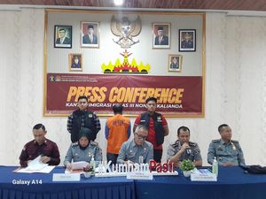 Tinggal Ilegal di Lampung, WN Bangladesh Ditangkap Sedang Beternak Tinggal Ilegal di Lampung, WN Bangladesh Ditangkap Sedang Beternak