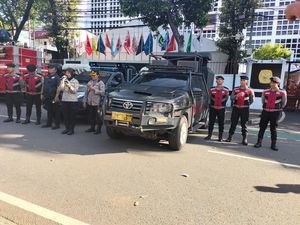 2 Kubu Massa Demo di Depan KPU, Polisi Imbau Jaga Ketertiban