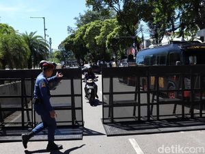 Potret Pengamanan Gedung KPU Jelang Pengumuman Hasil Pemilu 2024