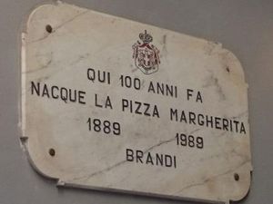 10 Restoran Pizza Tertua di Dunia, Masih Beroperasi Hingga Sekarang! 10 Restoran Pizza Tertua di Dunia, Masih Beroperasi Hingga Sekarang!