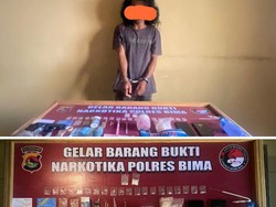 Polisi Tangkap Pengedar Sabu di Bima, Punya Senjata Api-Kartu Pers