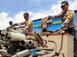 275 Knalpot Brong Hasil Operasi Keselamatan Krakatau Dimusnahkan Polisi