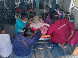 Dramatis, Ibu di Solor Melahirkan di Atas Kapal Saat Menuju Rumah Sakit Dramatis, Ibu di Solor Melahirkan di Atas Kapal Saat Menuju Rumah Sakit