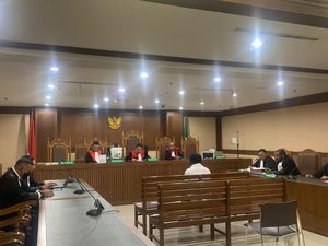 Eks Kadis PUPR Papua Divonis 4 Tahun 8 Bulan Penjara di Kasus Lukas Enembe Eks Kadis PUPR Papua Divonis 4 Tahun 8 Bulan Penjara di Kasus Lukas Enembe