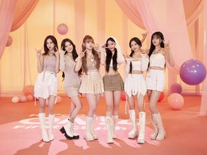 Video: Fans Siap Nonton Konser STAYC dengan Gaya Lucu-Menggemaskan