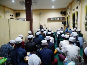 Habib di Bogor Gelar Doa Bareng Warga, Syukuran Kemenangan Prabowo-Gibran Habib di Bogor Gelar Doa Bareng Warga, Syukuran Kemenangan Prabowo-Gibran