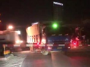 Polisi Buru Sopir-Kernet Truk Mogok yang Ditabrak KA di Sergai