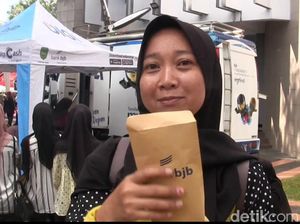 Semangat Lilis Tak Pudar Meski Antre Berjam-jam demi Tukar Uang Baru