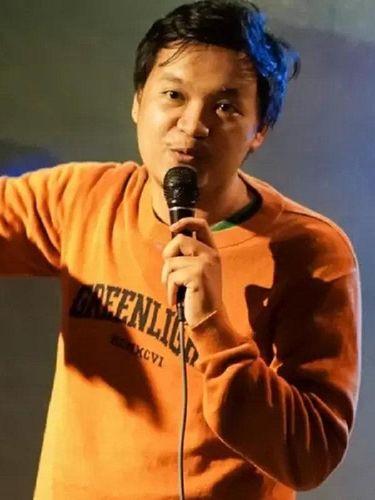 7 Potret Komika Singgih Sahara yang Diduga Pakai Uang Donasi untuk Judi Online
