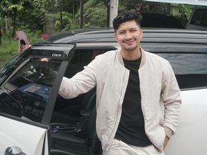 Aditya Zoni Janji Kasih Penjelasan Terkait Isu Keretakan Rumah Tangga Aditya Zoni Janji Kasih Penjelasan Terkait Isu Keretakan Rumah Tangga