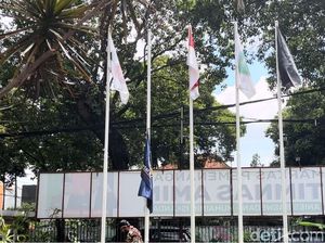 Reaksi NasDem Ketika Ada yang Mendadak Copot Benderanya di Markas AMIN Reaksi NasDem Ketika Ada yang Mendadak Copot Benderanya di Markas AMIN