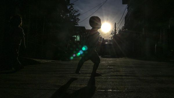 Cuaca Terik di Depok Imbas Fenomena Equinox