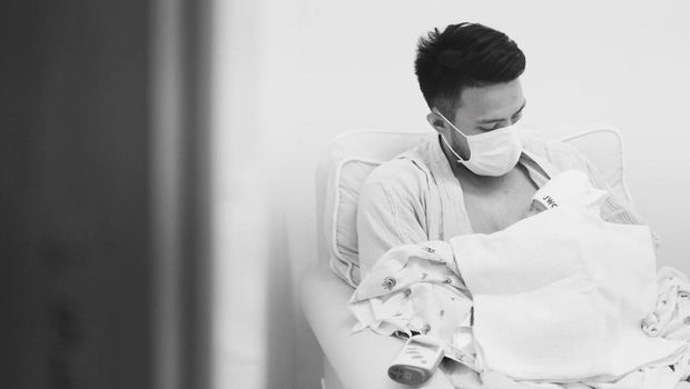 Jessica Mila melahirkan anak pertama