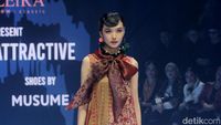 10 Koleksi Baju Batik Modern, Inspirasi untuk Tampilan Karyawan Kantoran