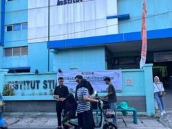 Sambil Bagi Takjil, BEM SI Kerakyatan BSJB Ungkap Harapan untuk Pemenang Pemilu