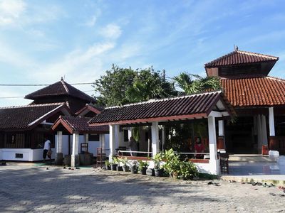 Didirikan Pada Abad ke-17, Ini Dia Masjid Tertua di Jakarta