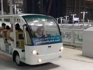 Fasilitas Baru! Tawaf di Atap Masjidil Haram Bisa Naik Mobil Golf