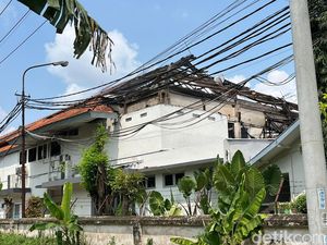Penampakan RS Gatoel Kota Mojokerto Sempat Terbakar Ludeskan Ruang Arsip Penampakan RS Gatoel Kota Mojokerto Sempat Terbakar Ludeskan Ruang Arsip