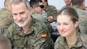 Foto Putri Spanyol Dikunjungi Ayahnya Raja Felipe di Tempat Pelatihan Militer