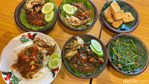 Pedas Nampol! Di Sini Bisa Cicip Aneka Oseng Pedas hingga Level 5