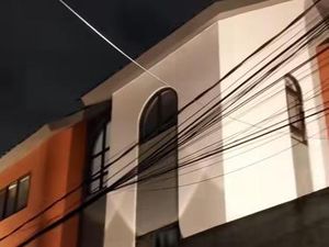 Ada Rumah Panggung di Tengah Ibu Kota, Dibangun Karena Sering Banjir Ada Rumah Panggung di Tengah Ibu Kota, Dibangun Karena Sering Banjir