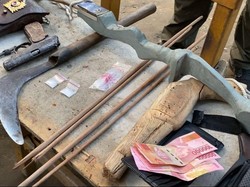 Polisi Gerebek Lapak Narkoba di Deli Serdang, Senpi-Sajam Diamankan