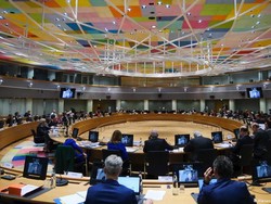 Demi Bantuan ke Ukraina, Uni Eropa Sita Keuntungan Investasi Rusia