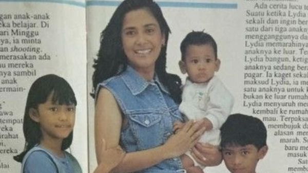 9 Foto Jadul Keluarga Artis, Maudy Ayunda dan Raline Shah Cantik dari Kecil